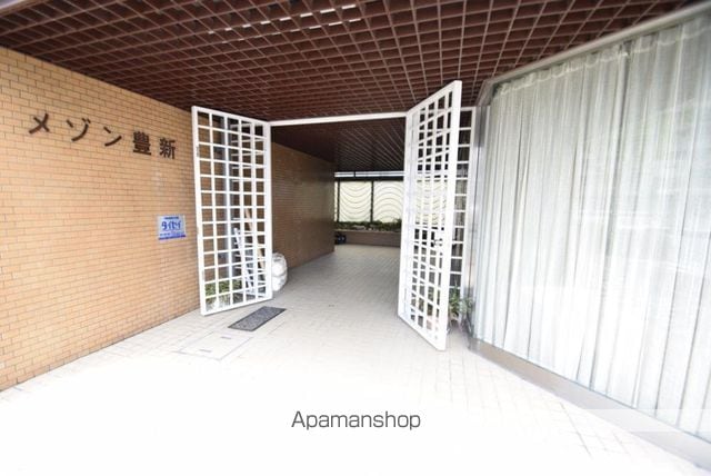 メゾン豊新の玄関写真