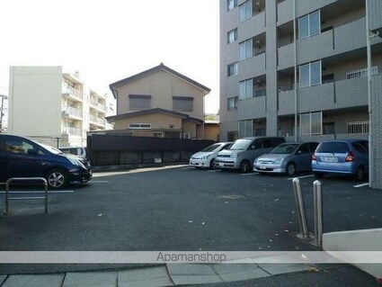 パルク　ド　スリジェ[2LDK/64.41m2]の駐車場