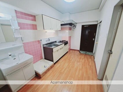 ラッセルスクエア松山市駅　Ａ・Ｂ棟[2K/36.5m2]の内装