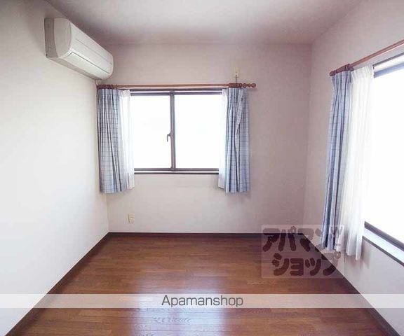 深草大亀谷内膳町戸建の内装写真