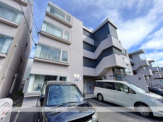 ビッグバーンズマンション北郷IIIBの外観写真
