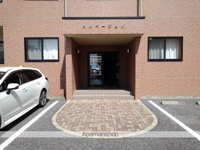 メルベージュNの玄関写真