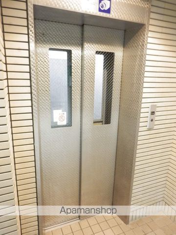 オリンピア南9条マンションの玄関写真