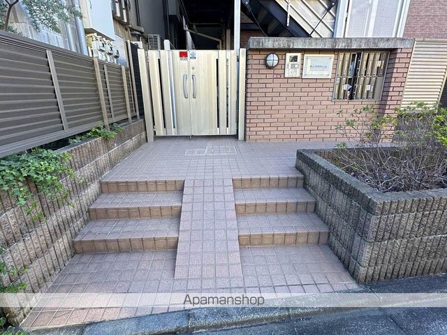 レオパレスサンフラワーAの玄関写真