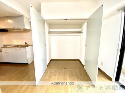 シャルマンコーポ湊町[1R/31.7m2]の収納