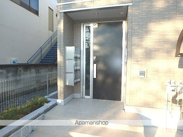 フォンテーヌ桶川の玄関写真