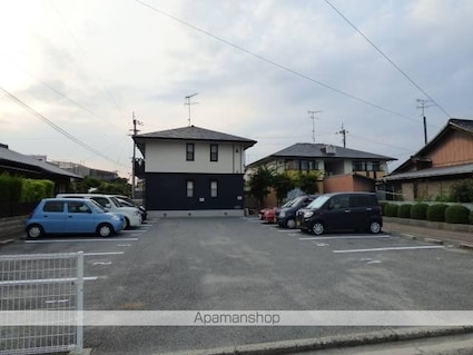 サニーホームズ[3DK/54m2]の駐車場2