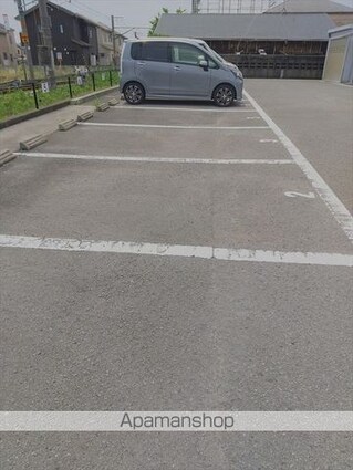 水道路コア[店舗/58.76m2]の駐車場1