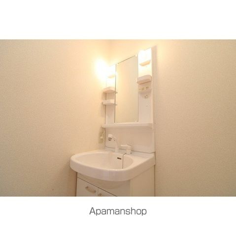 アンプル-ルクラ-ジュコリ-ヌシャンIIの内装写真