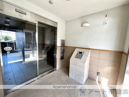 ブライムサンライト[3LDK/71.5m2]のエントランス3