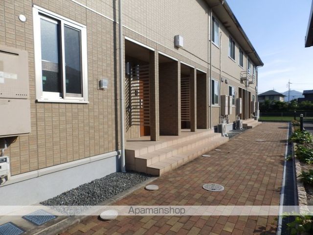 山口線 湯田温泉駅 徒歩20分 2階建 築16年の玄関写真