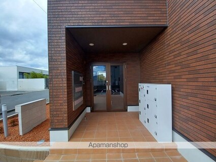 メゾン・ド・シュウワ[1K/30.38m2]のエントランス