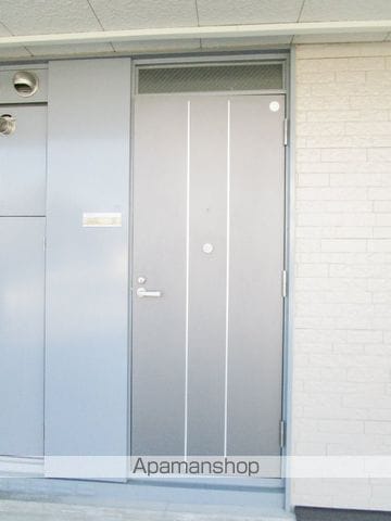レオパレスIRISの玄関写真