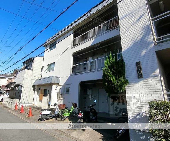 大宅マンションの外観写真