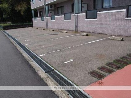 ウィズ・エスペア[2DK/55m2]の駐車場