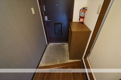 メゾンクリオネ[3LDK/70.38m2]の玄関