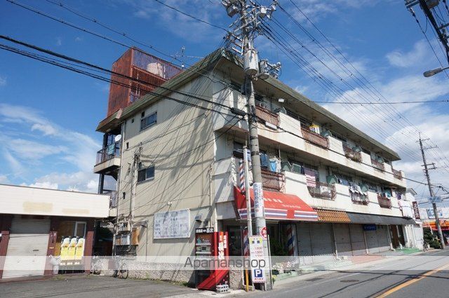 山田マンションの外観写真