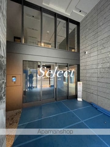 ネベル横浜関内の玄関写真