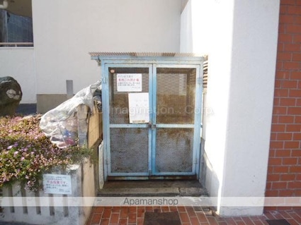 メゾン近江富士[2SDK/45.87m2]の共用部1