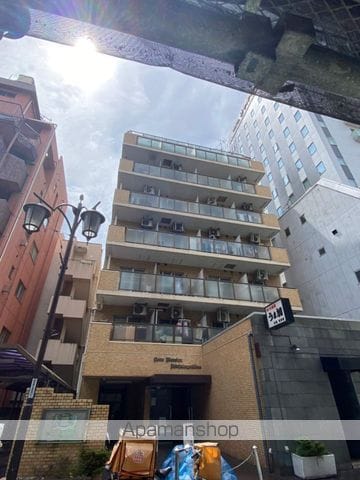 ライオンズマンション新宿5丁目の外観写真