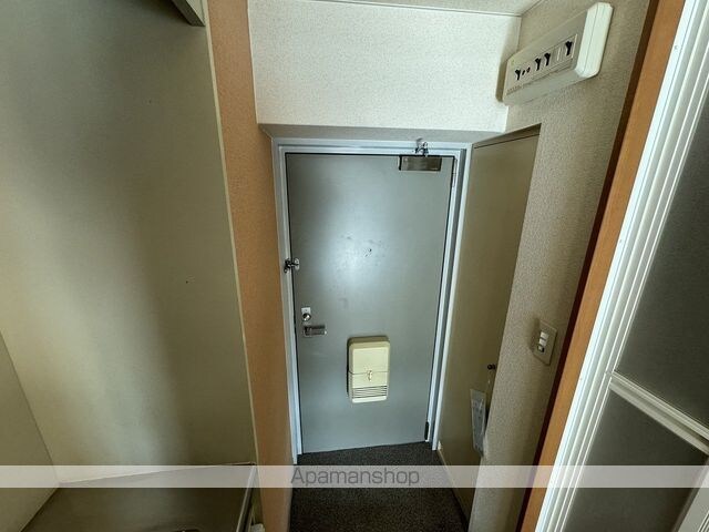 広島県広島市中区大手町５丁目[1K/17.6m2]の玄関