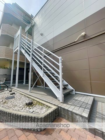 レオパレスSASAの玄関写真