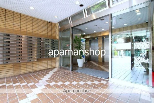 ニューライフ御堂筋本町の玄関写真