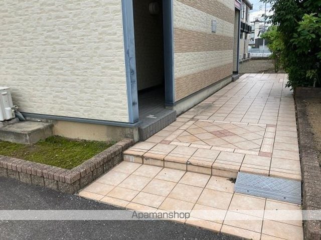 レオパレスメルベーユの玄関写真