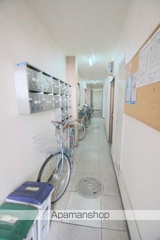グレース九条の玄関写真