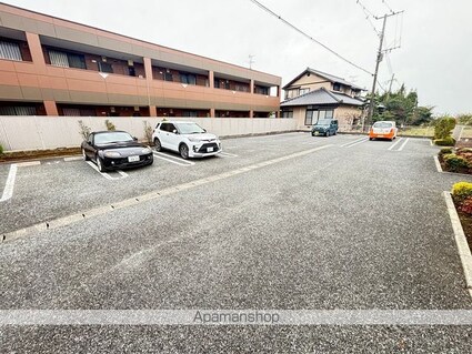 シェーネ　両仲間　Ｂ[2DK/44.75m2]の駐車場