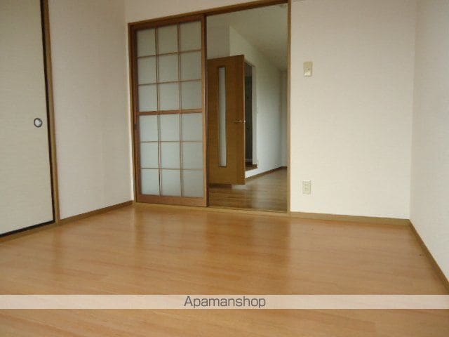 ファミール尾崎の内装写真