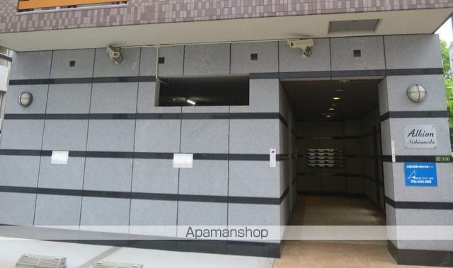 アルビオン西梅田の玄関写真