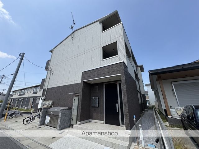 ハーヴェストWESTの玄関写真