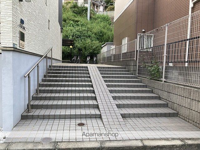 クレイノPOP花田の玄関写真