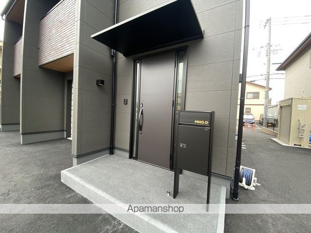 MNガレージの玄関写真