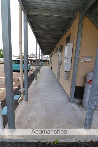 サンハイツ岡崎Kの玄関写真
