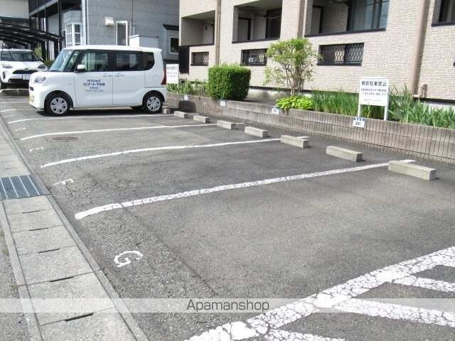グリーンエイジ[1K/29.32m2]の駐車場