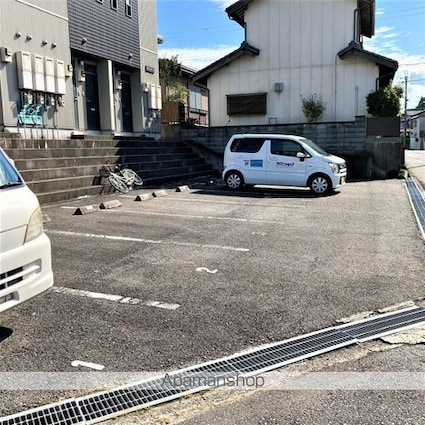 滋賀県甲賀市水口町山[1K/30.93m2]の駐車場2