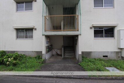 ビレッジハウス楠Ⅱ１号棟[2LDK/53.08m2]のエントランス2