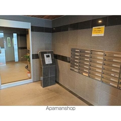 サンコート南6条壱番館の玄関写真