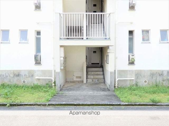 ビレッジハウス大牟田2号棟の玄関写真
