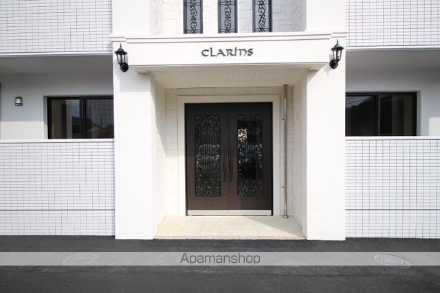 CLARINSの外観写真