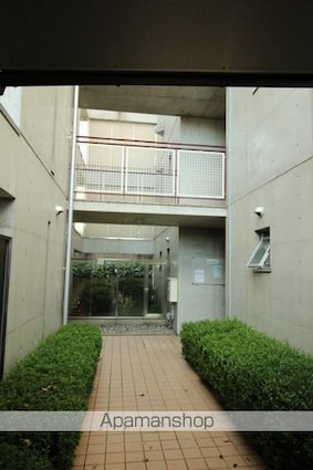 クリスタルコート[1R/27.3m2]の外観4