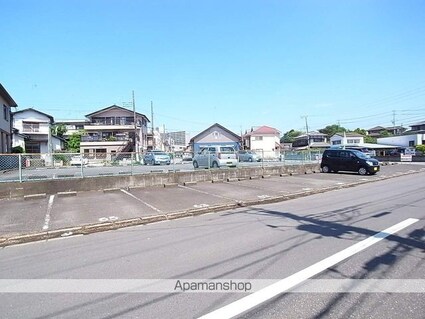 サントロペＡ[1K/23.18m2]の駐車場1