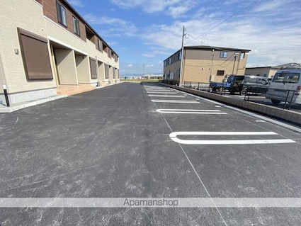 エム・スマイル[2LDK/58.64m2]の駐車場