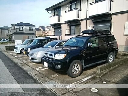 ルミエール末広[1K/26.71m2]の駐車場