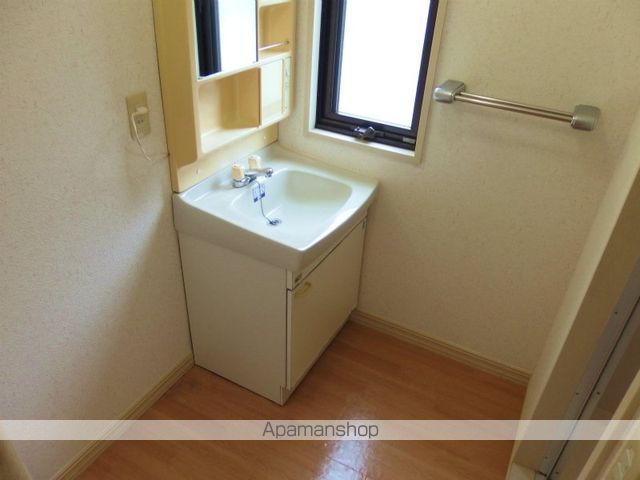 ファミール一柳 B棟の内装写真
