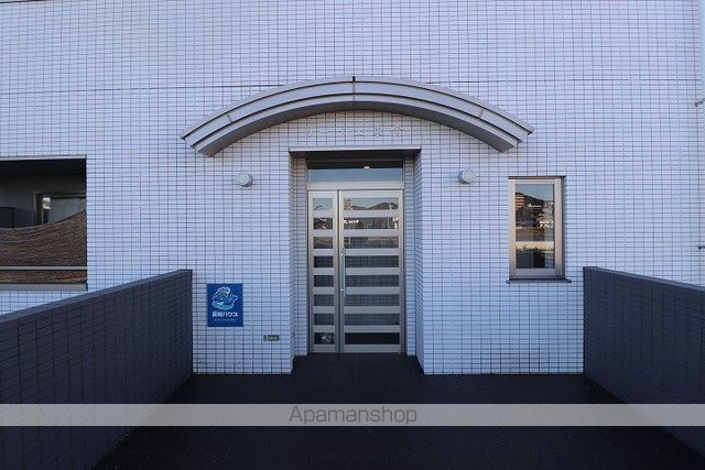 リーベ上東雲の玄関写真