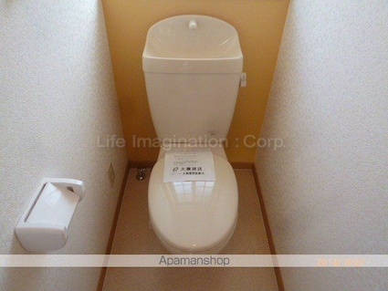 ラルジュ[2LDK/58.53m2]のトイレ