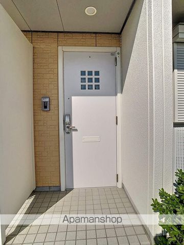 WISTERIACの玄関写真